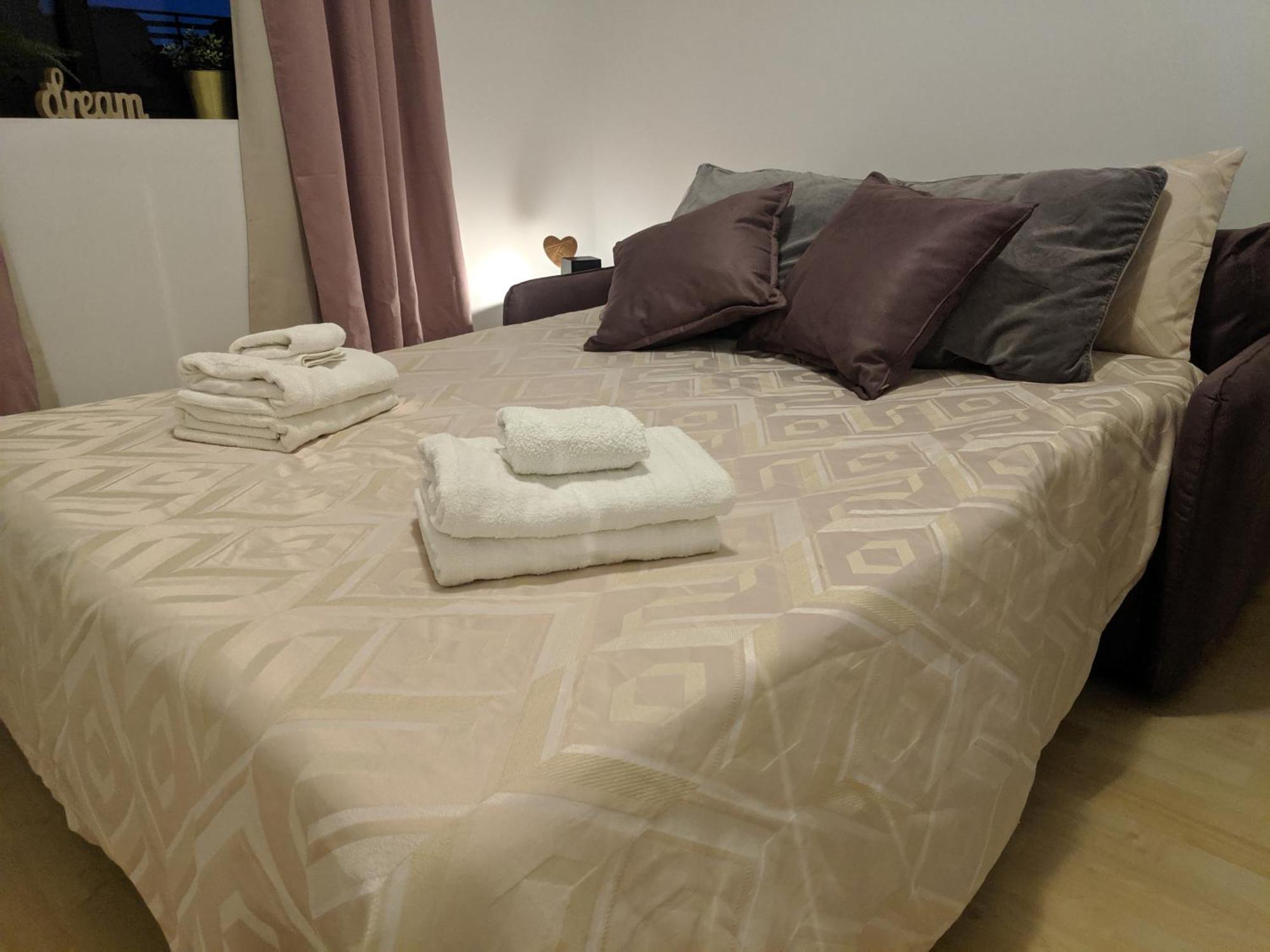 Gaia St Paul'S Bay Modern Cosy Apartment Сейнт Полс Бей Екстериор снимка
